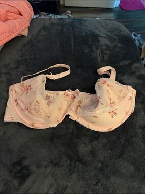 Victoria's Secret Light Pink Floral Lace-Trim Underwire Bra 38 DD